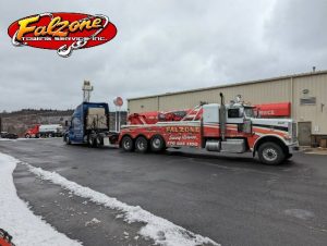 Read more about the article Emergency Tractor Trailer Towing in PA