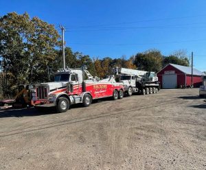 Read more about the article Heavy Towing Company Tows Six Axle Crane