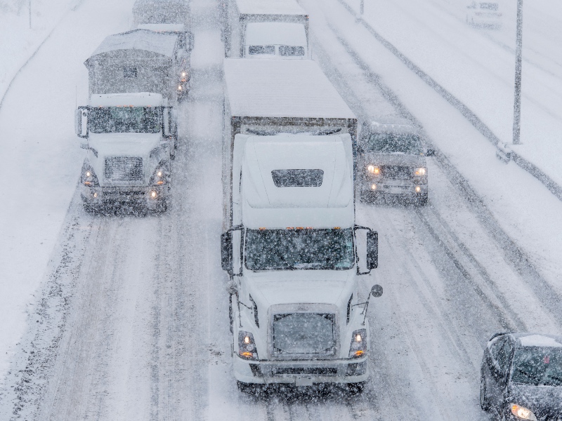 You are currently viewing Heavy Towing in the Snow: How We Tow During the Winter Months